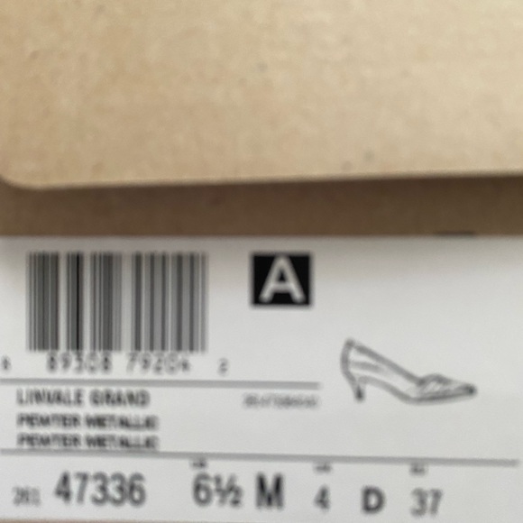 Clarks .. Ultra Matt Comfort Collection Pumps - Picture 6 of 7